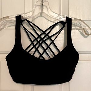 Lululemon Free To Be Sports Bra | Size 6 | Black